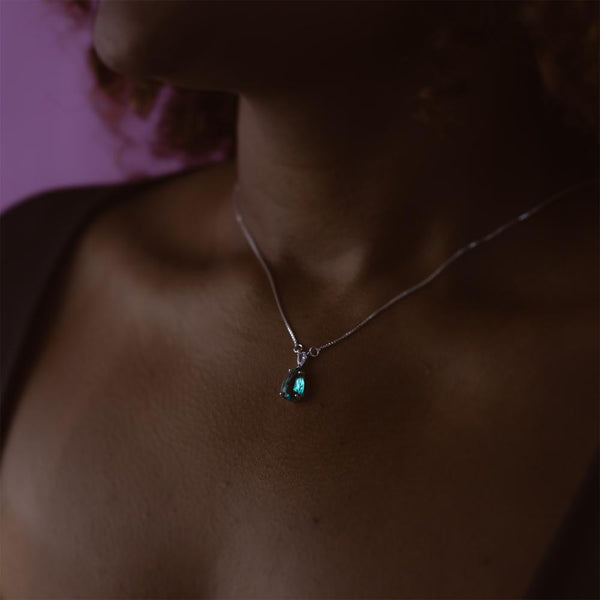 COLAR GOTA COM ZIRCONIA